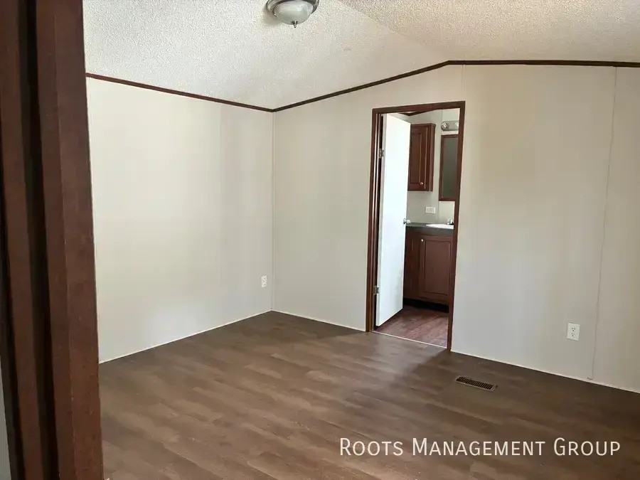 387 Webster Rd #95 - Photo 2 of 17