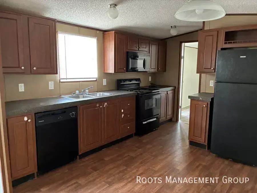 387 Webster Rd #95 - Photo 4 of 17