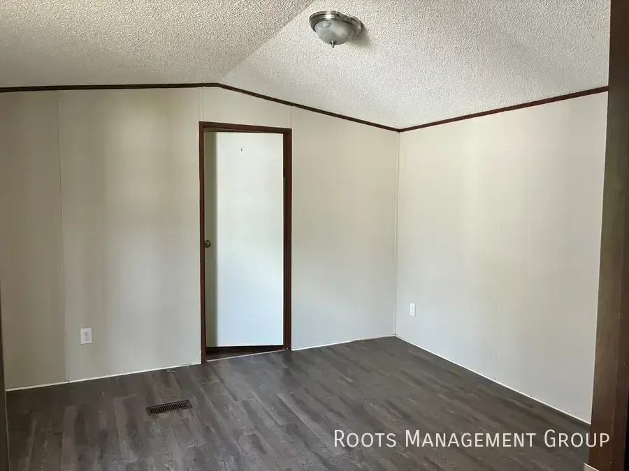 387 Webster Rd #95 - Photo 5 of 17