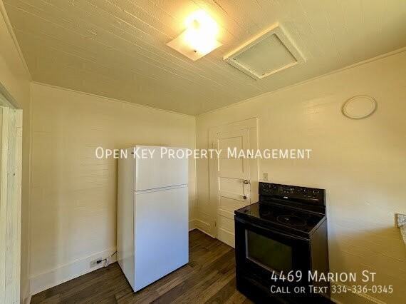 4469 Marion St - Photo 4 of 25