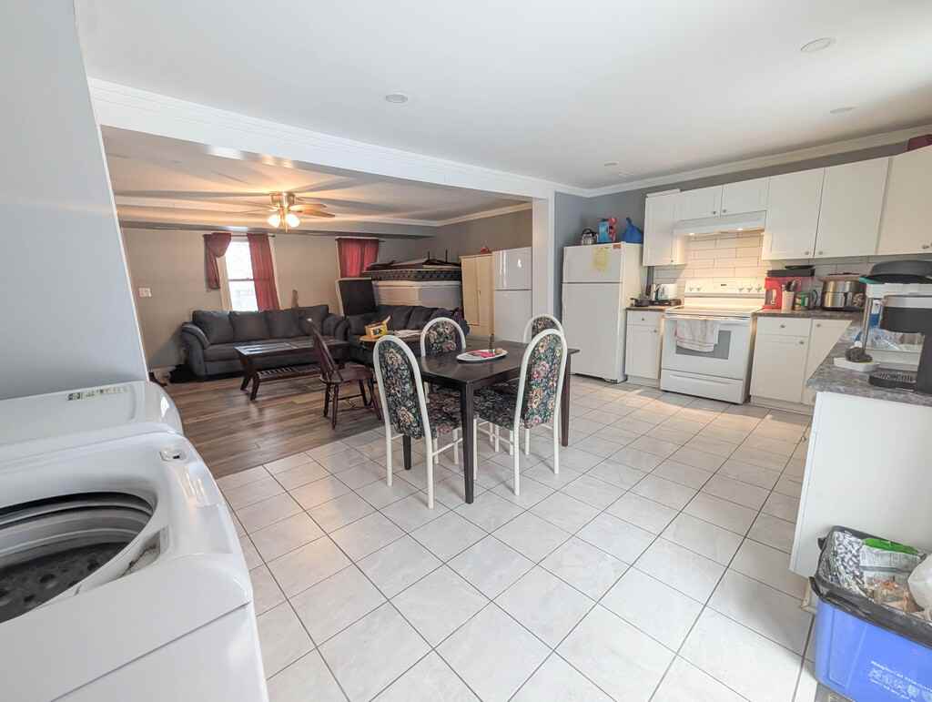 51 Queen St N - Photo 3 of 12