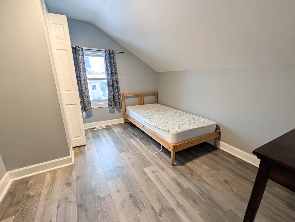 51 Queen St N - Photo 6 of 12