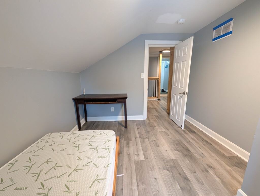 51 Queen St N - Photo 7 of 12