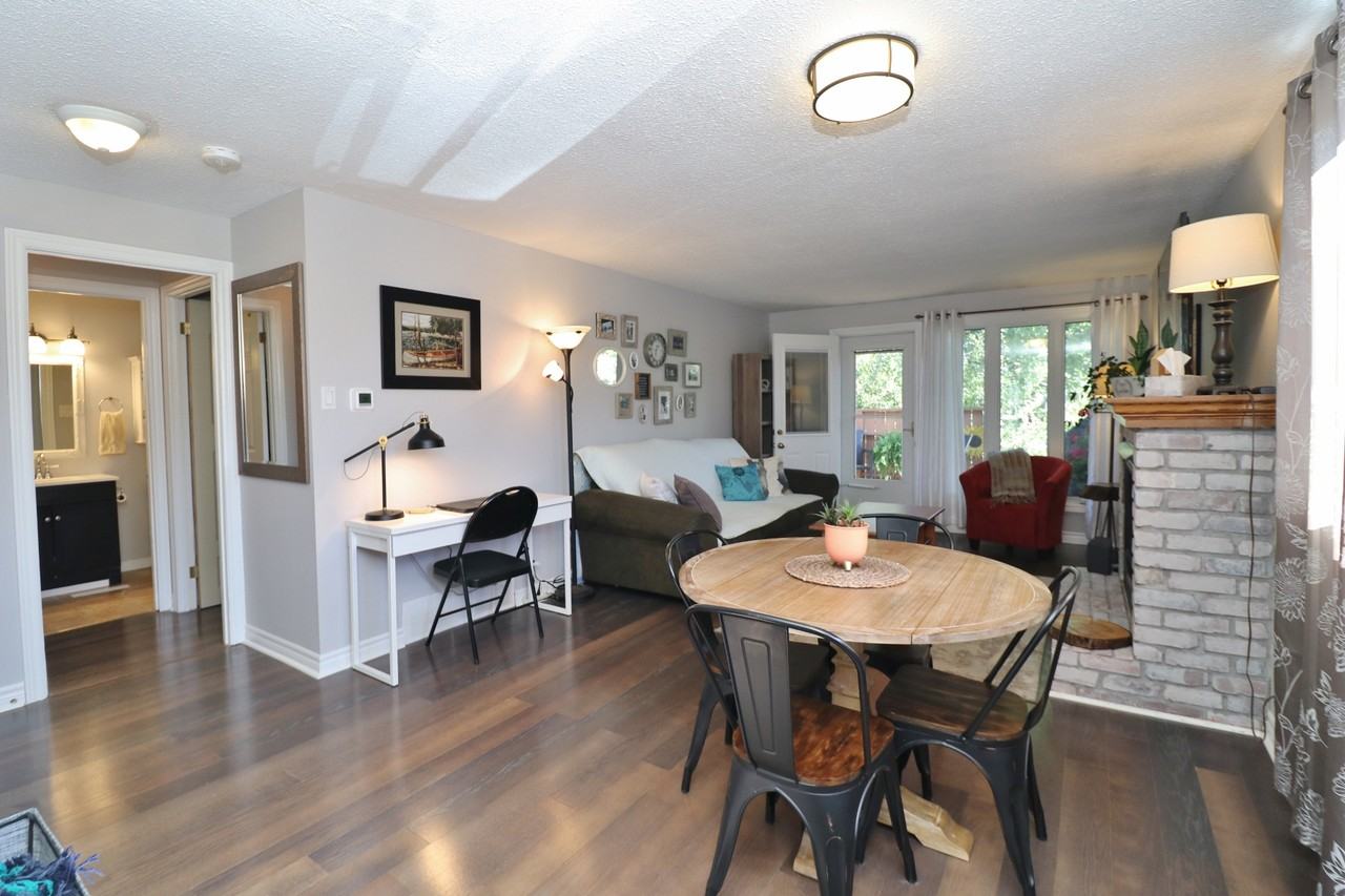 15 Laurie Crt - Photo 2 of 26