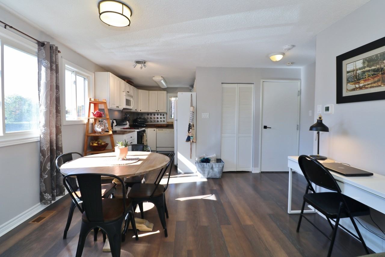 15 Laurie Crt - Photo 3 of 26