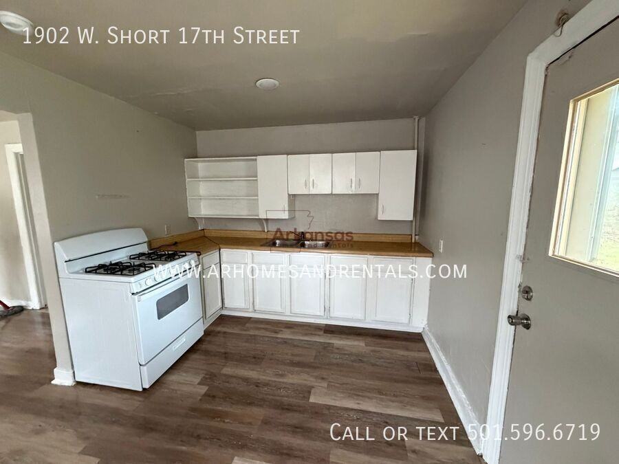 1902 W Short 17th St - Photo 5 of 24