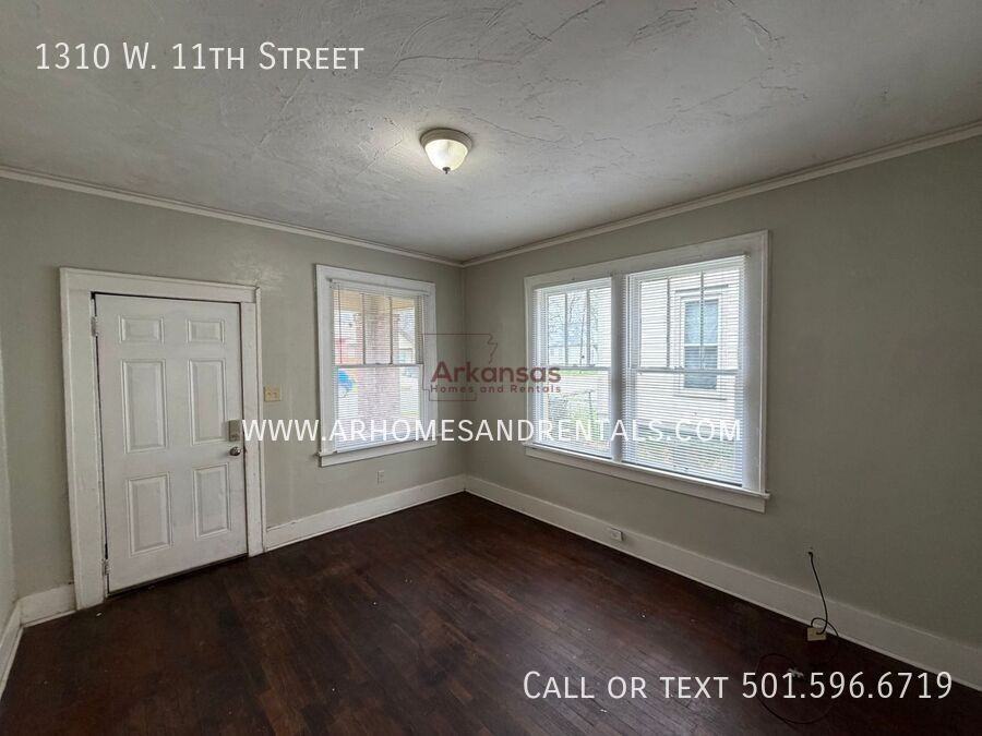 1310 W 11th St - Photo 2 of 12