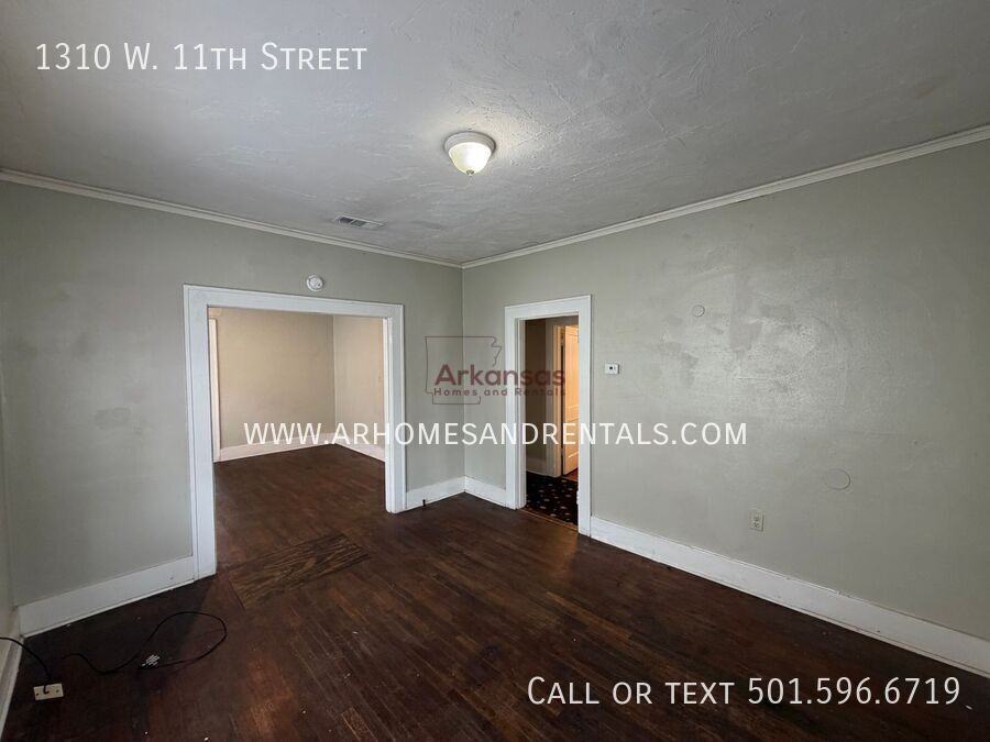 1310 W 11th St - Photo 4 of 12