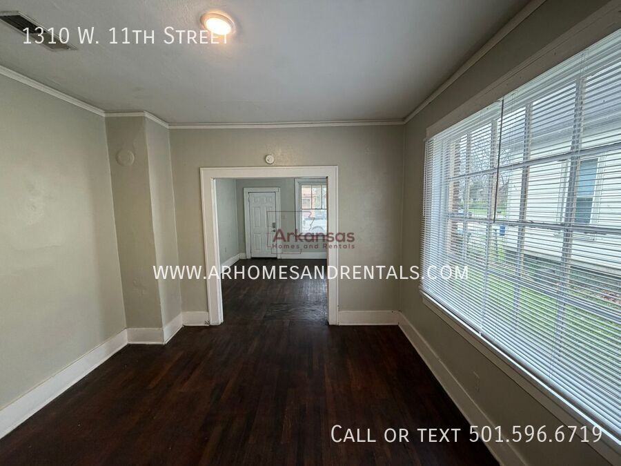 1310 W 11th St - Photo 6 of 12