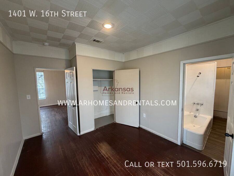 1401 W 16th St - Photo 6 of 9