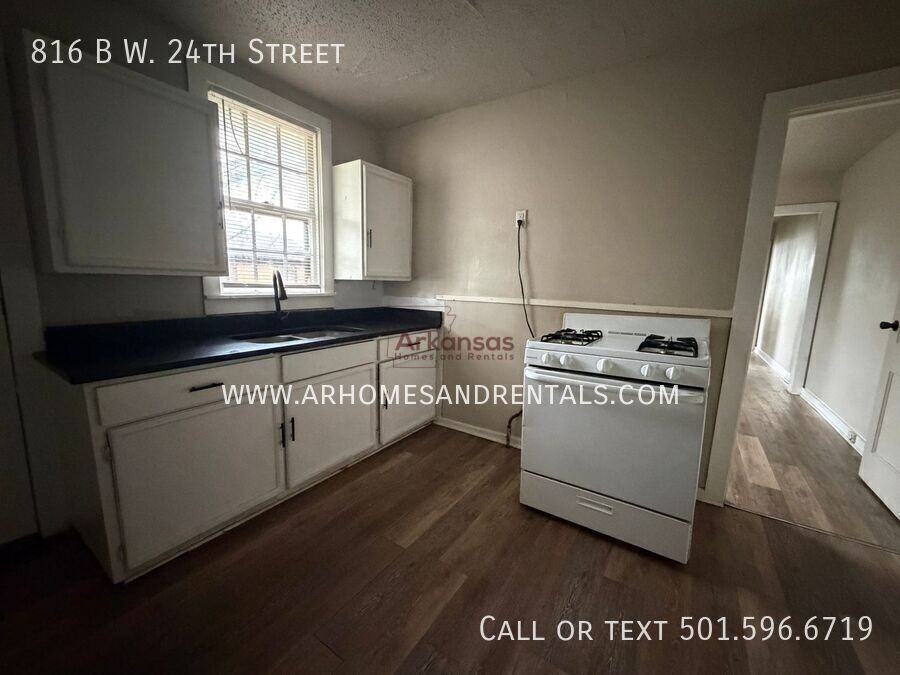 816 W 24th St Apt B - Photo 5 of 10