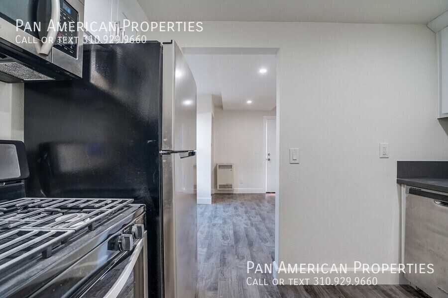 6623 3/4 Crenshaw Blvd