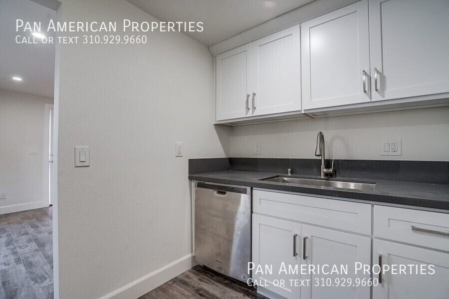 6623 3/4 Crenshaw Blvd - Photo 2 of 42