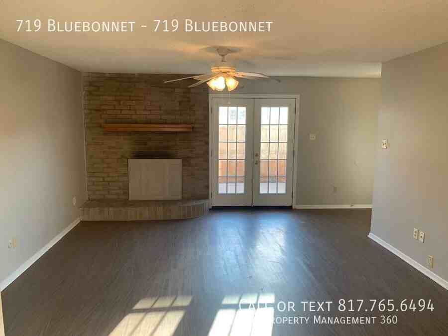 719 Bluebonnet Dr - Photo 2 of 12