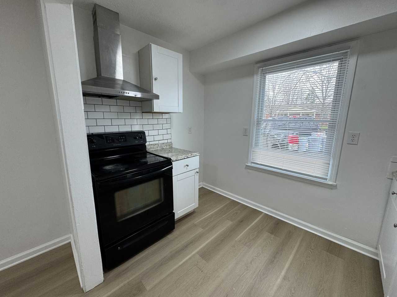 821 Ward Dr - Photo 2 of 13