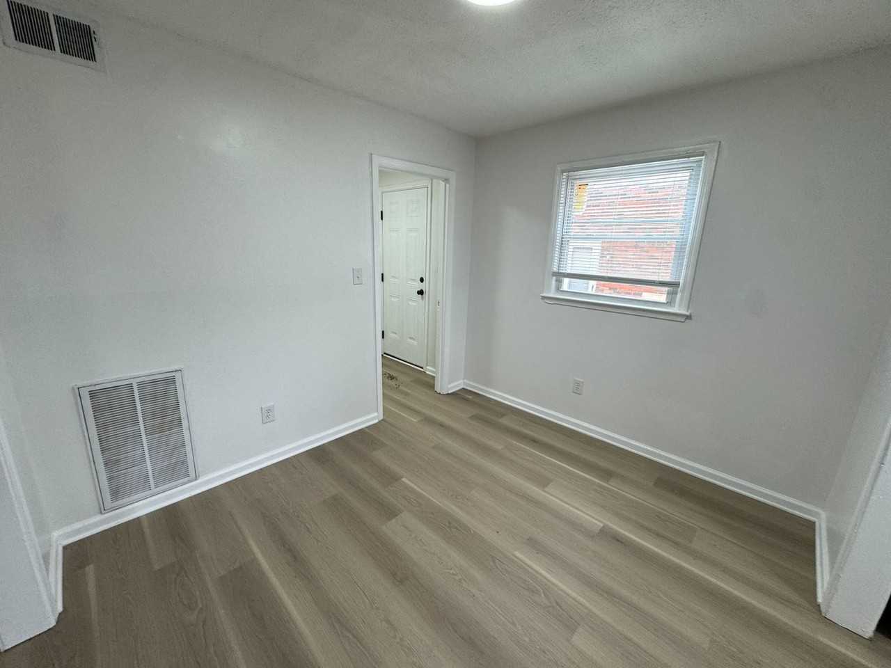 821 Ward Dr - Photo 6 of 13