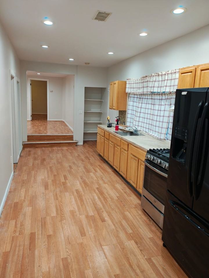 234 E 9th Ave #2 - Photo 6 of 22