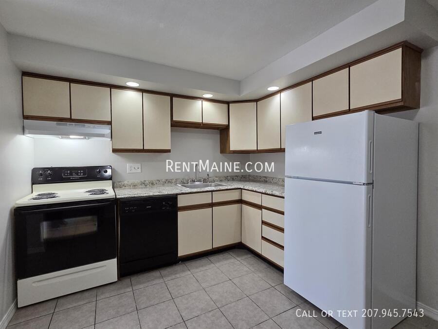 20 Tall Pines Dr #9 - Photo 3 of 22