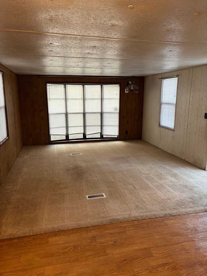 Arnall Drive, 524 - Photo 2 of 21