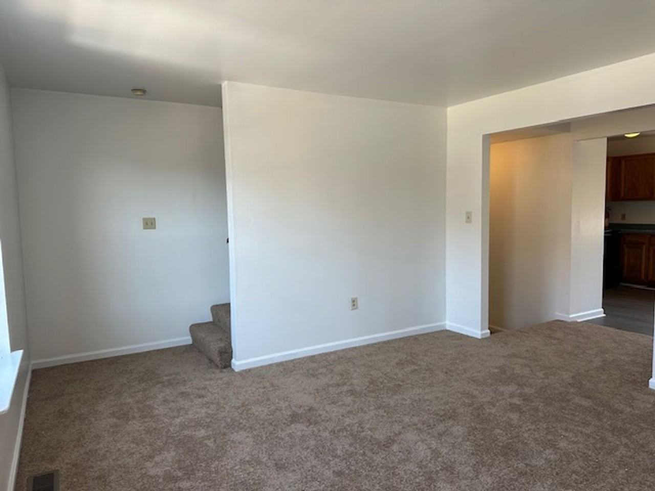 26 Petersburg Ln - Photo 2 of 14