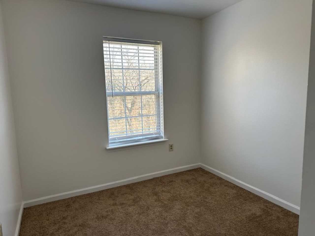 26 Petersburg Ln - Photo 7 of 14