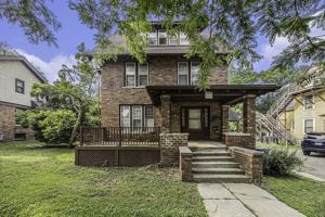 featured image of 1014 Vaughn St #2