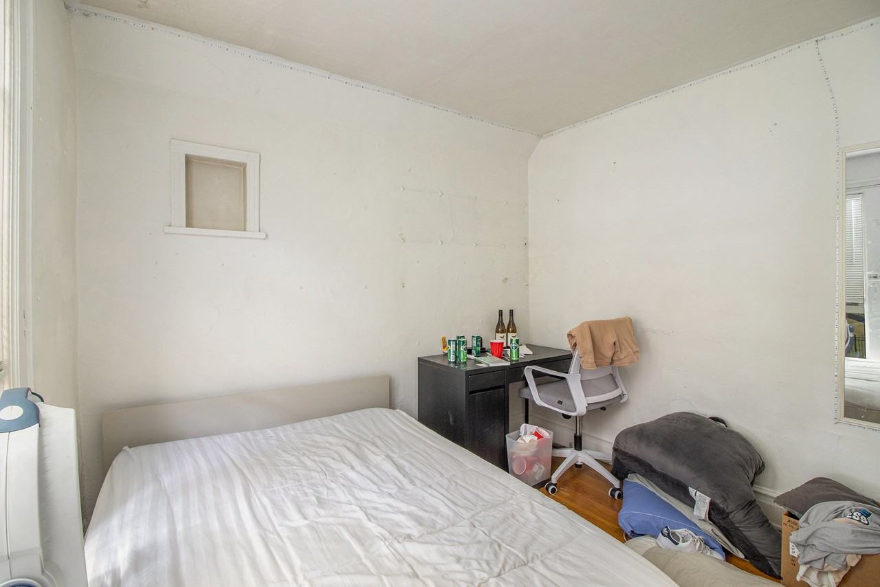 927 S Division St - Photo 7 of 21