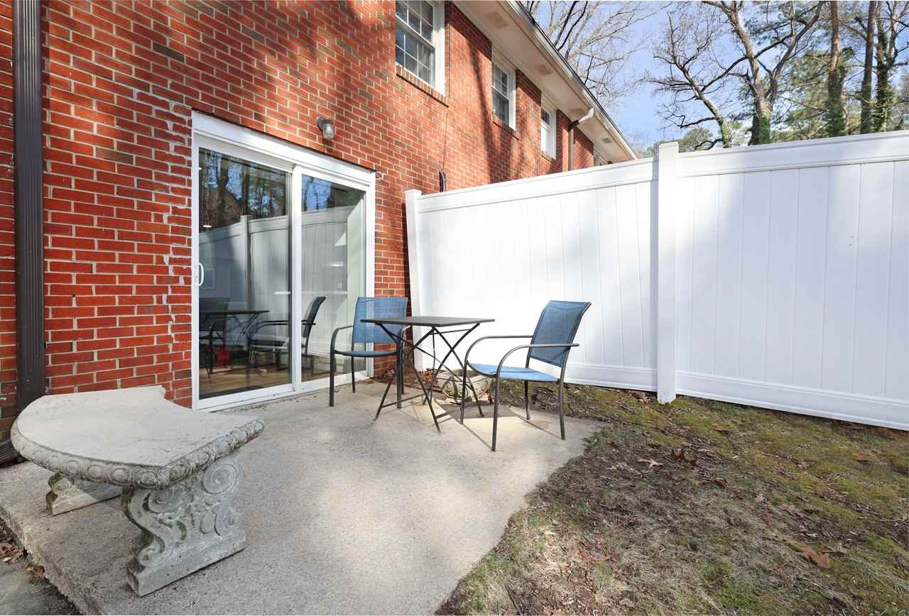 4501 Boxwood Rd - Photo 3 of 20