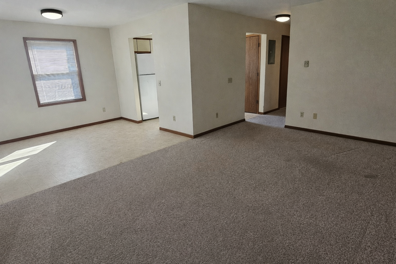 314 Shane Ct #4 - Photo 2 of 8