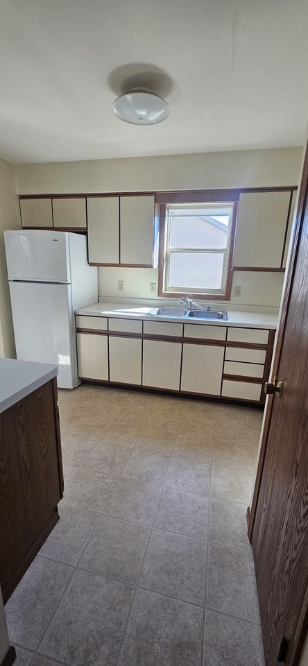 314 Shane Ct #4 - Photo 3 of 8