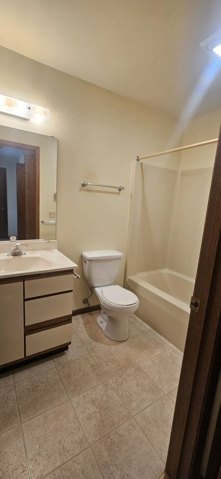 314 Shane Ct #4 - Photo 5 of 8