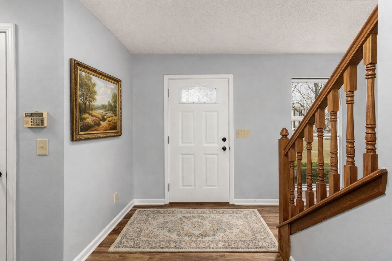 8635 Oak Creek Dr - Photo 3 of 20