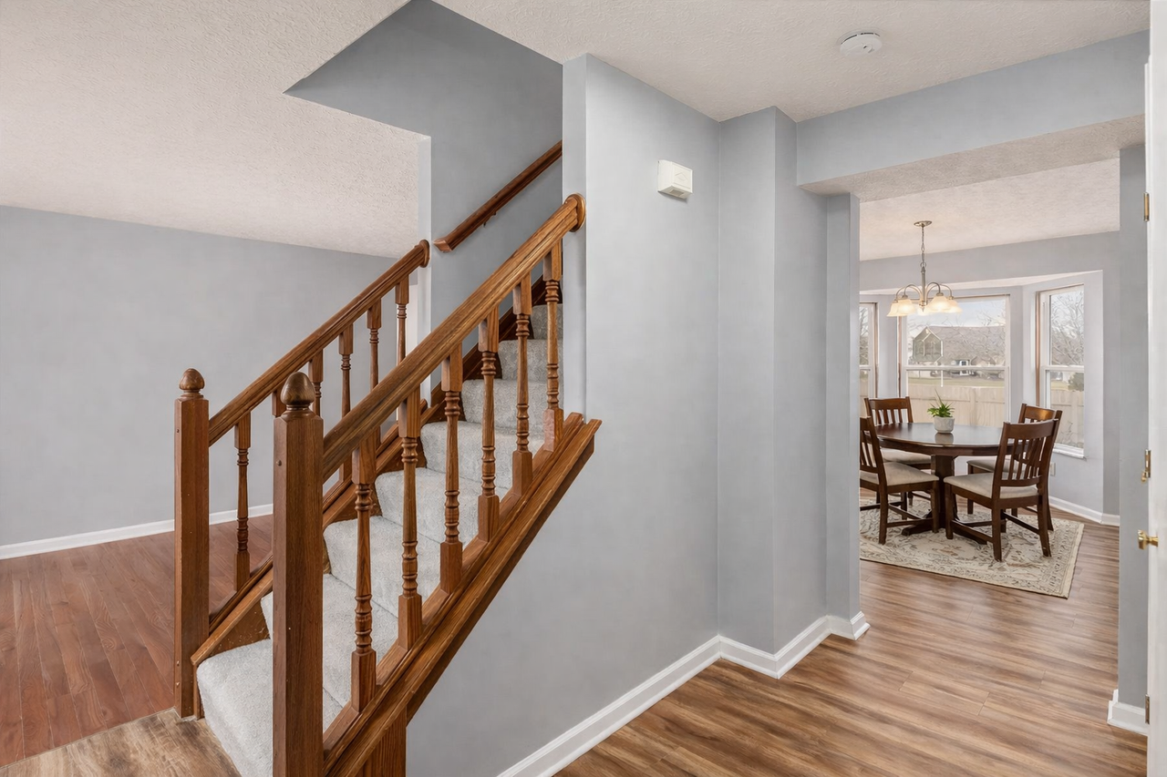 8635 Oak Creek Dr - Photo 4 of 20