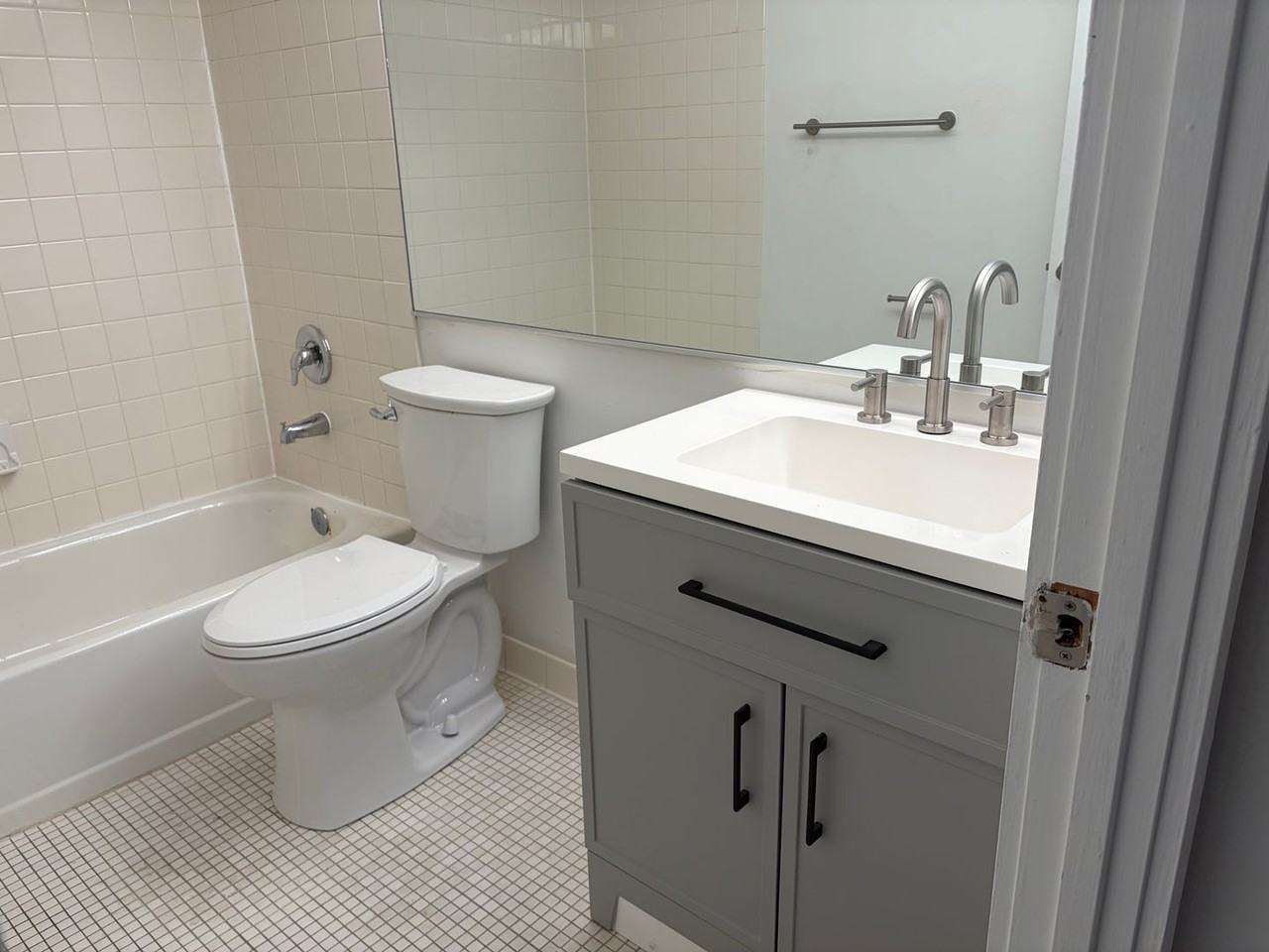 24 S Bank St #410 - Photo 7 of 21