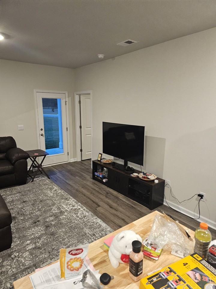 402 Toledo St - Photo 5 of 12