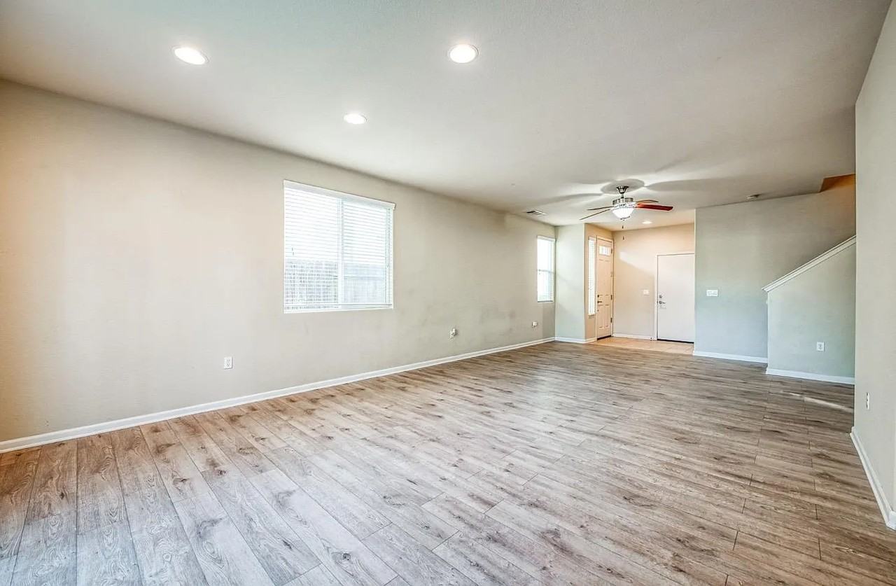 342 N Greco Ln - Photo 3 of 28