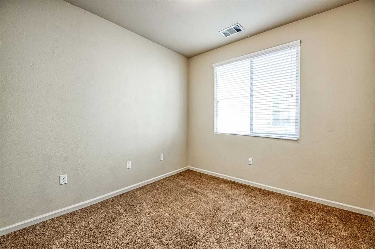 342 N Greco Ln - Photo 4 of 28