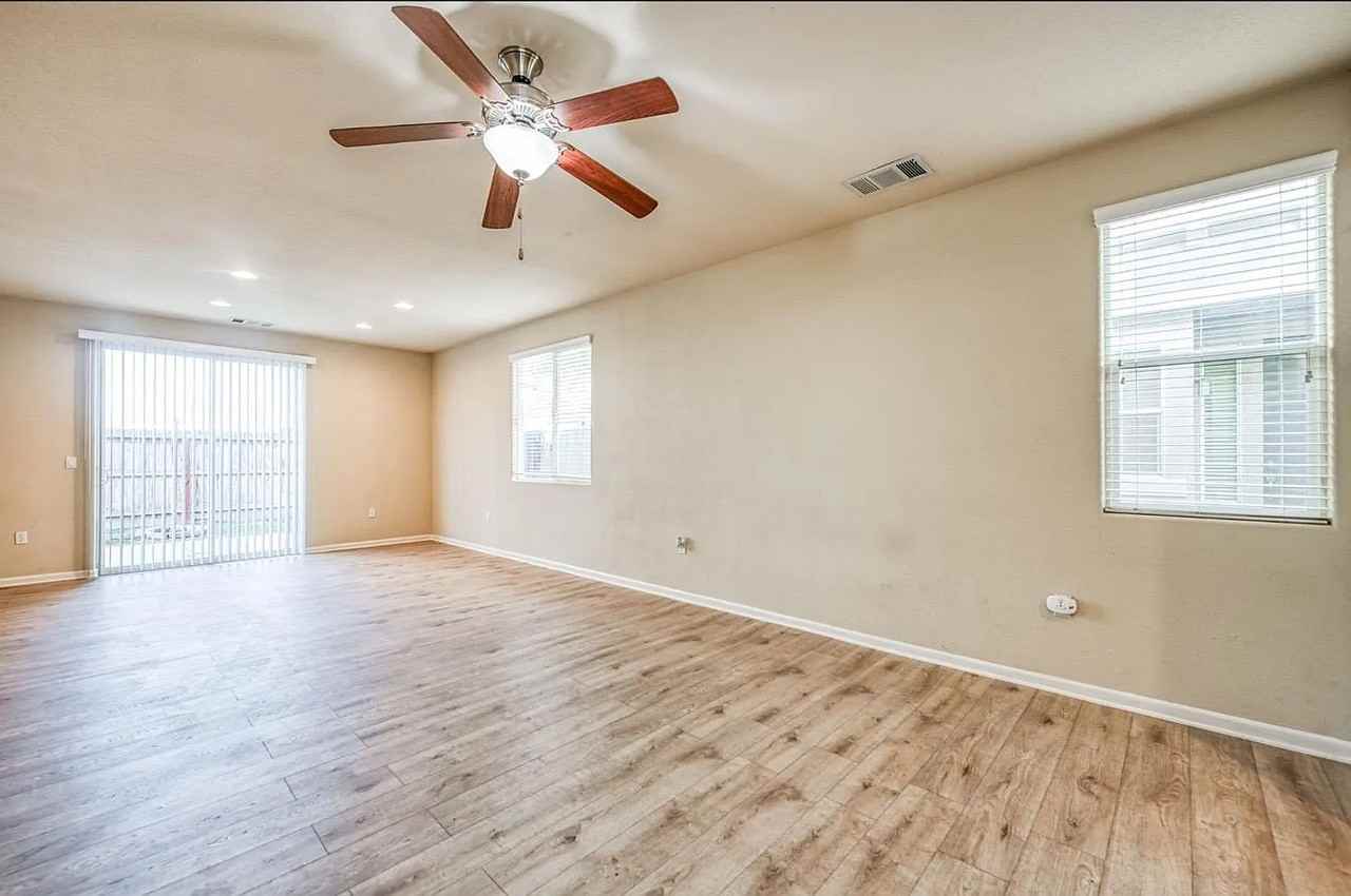 342 N Greco Ln - Photo 5 of 28