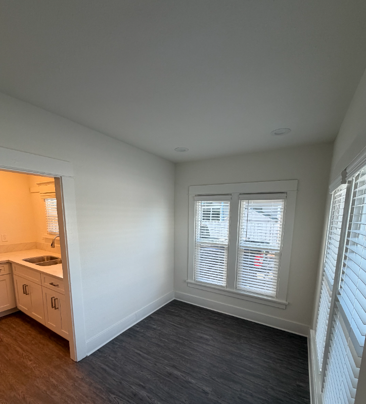 541 W Commonwealth Ave - Photo 4 of 12