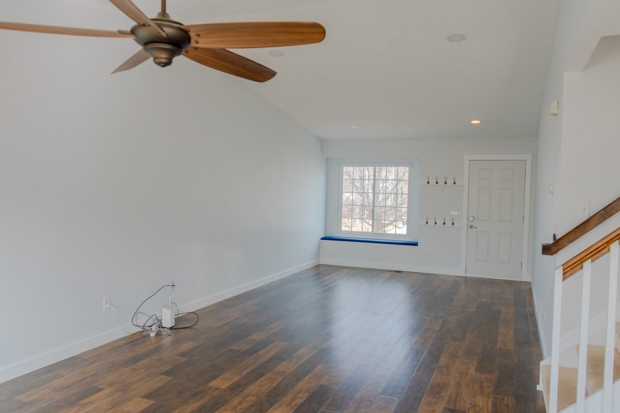 307 Benton St - Photo 3 of 29