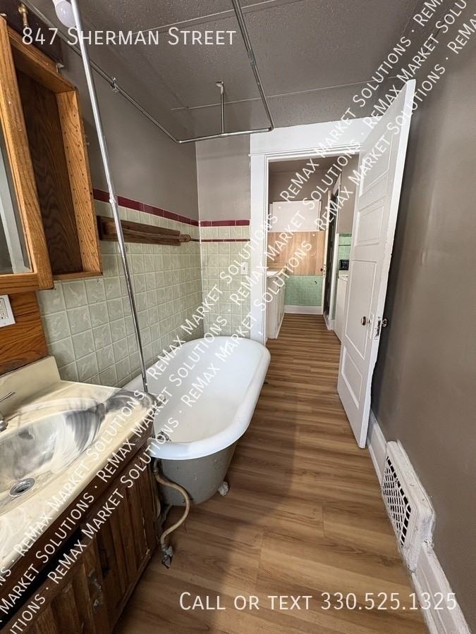 847 Sherman St - Photo 7 of 17