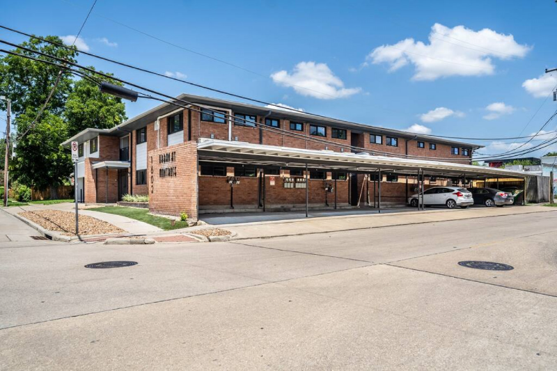 1602 Bonnie Brae St #5 - Photo 2 of 11