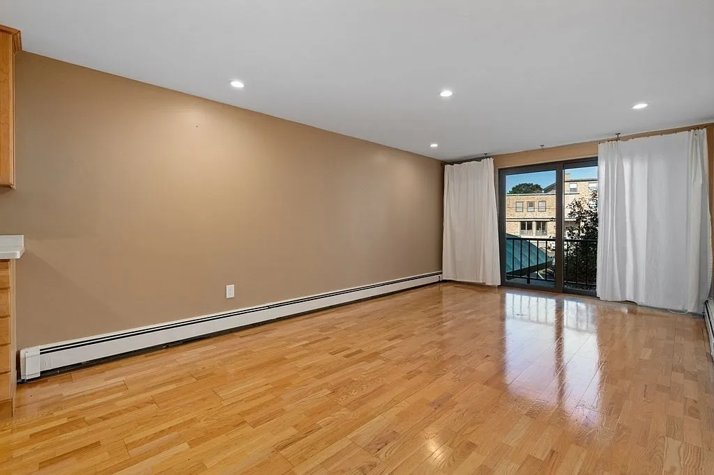 29 Harvard Ave #24 - Photo 5 of 9