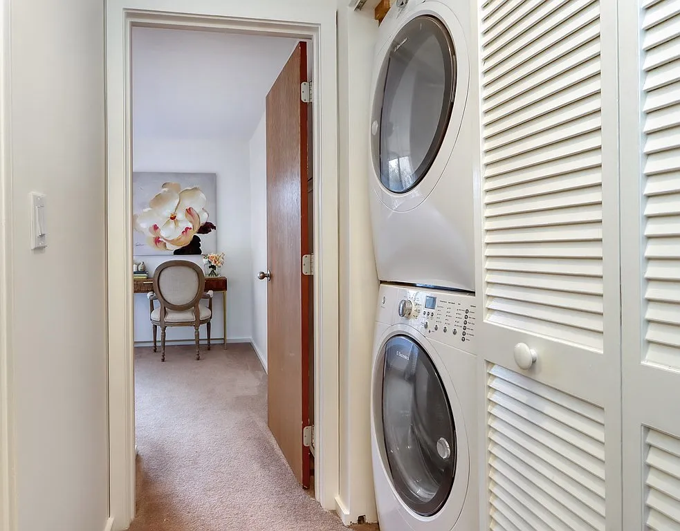 6 Sherman St #C - Photo 2 of 10