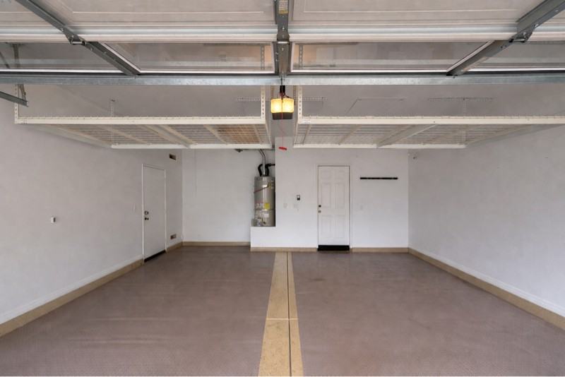 16080 Begonia Ave - Photo 2 of 11