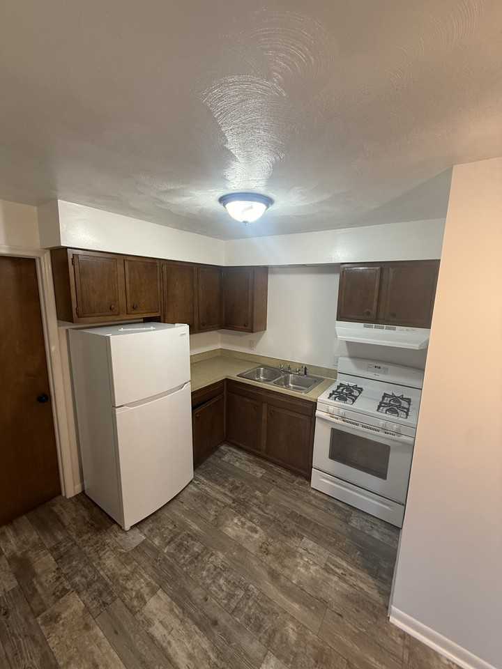 119 2nd Ave #16 - Photo 5 of 8