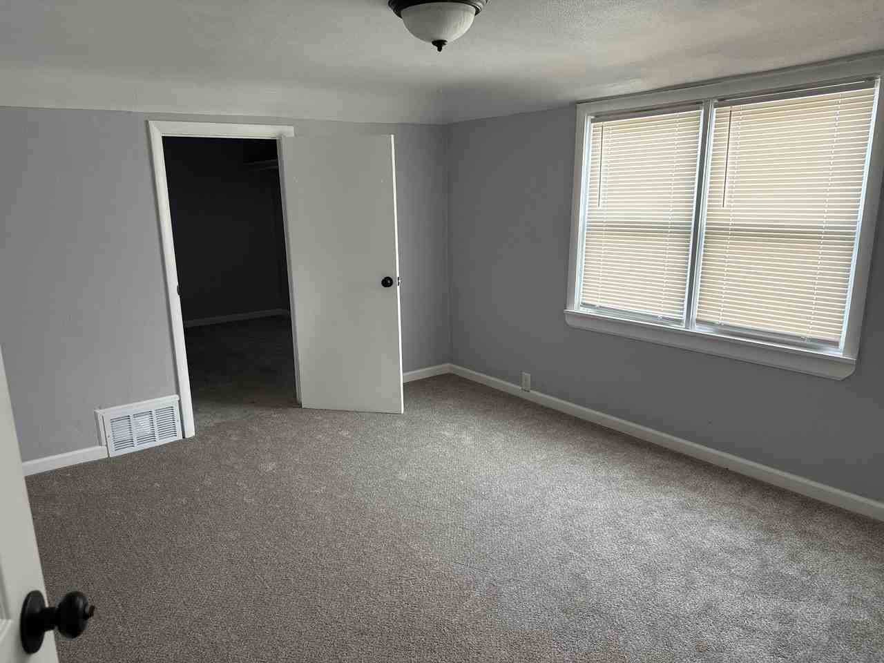 601 Garfield Ave - Photo 4 of 8