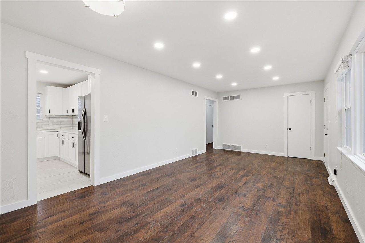 4517 E 112th St - Photo 2 of 9