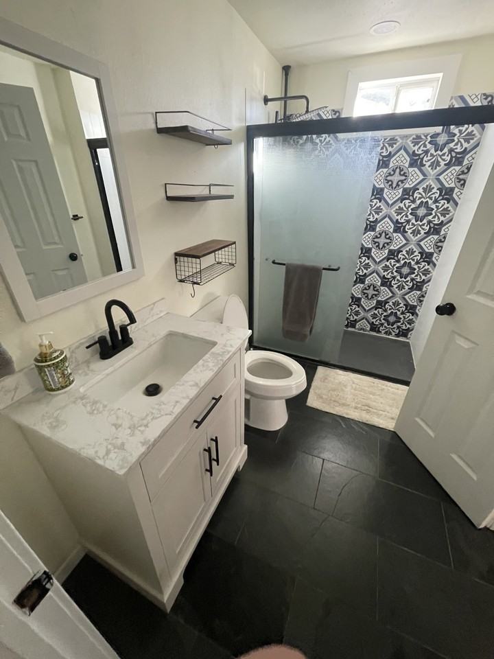 4609 Elgin Ave - Photo 3 of 10