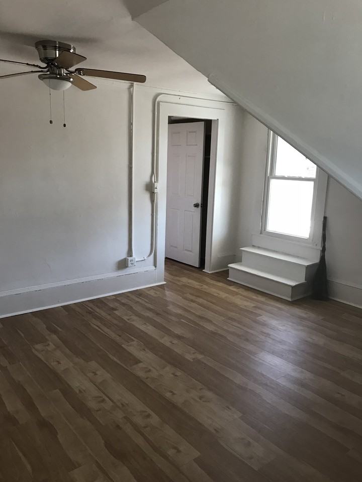 19 S Hollywood Ave #4 - Photo 5 of 16